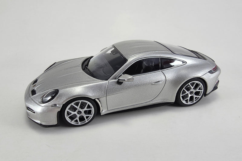 1:43 Scale Diecast Porsche 911 S/T by Maxichamps | Front Quarter