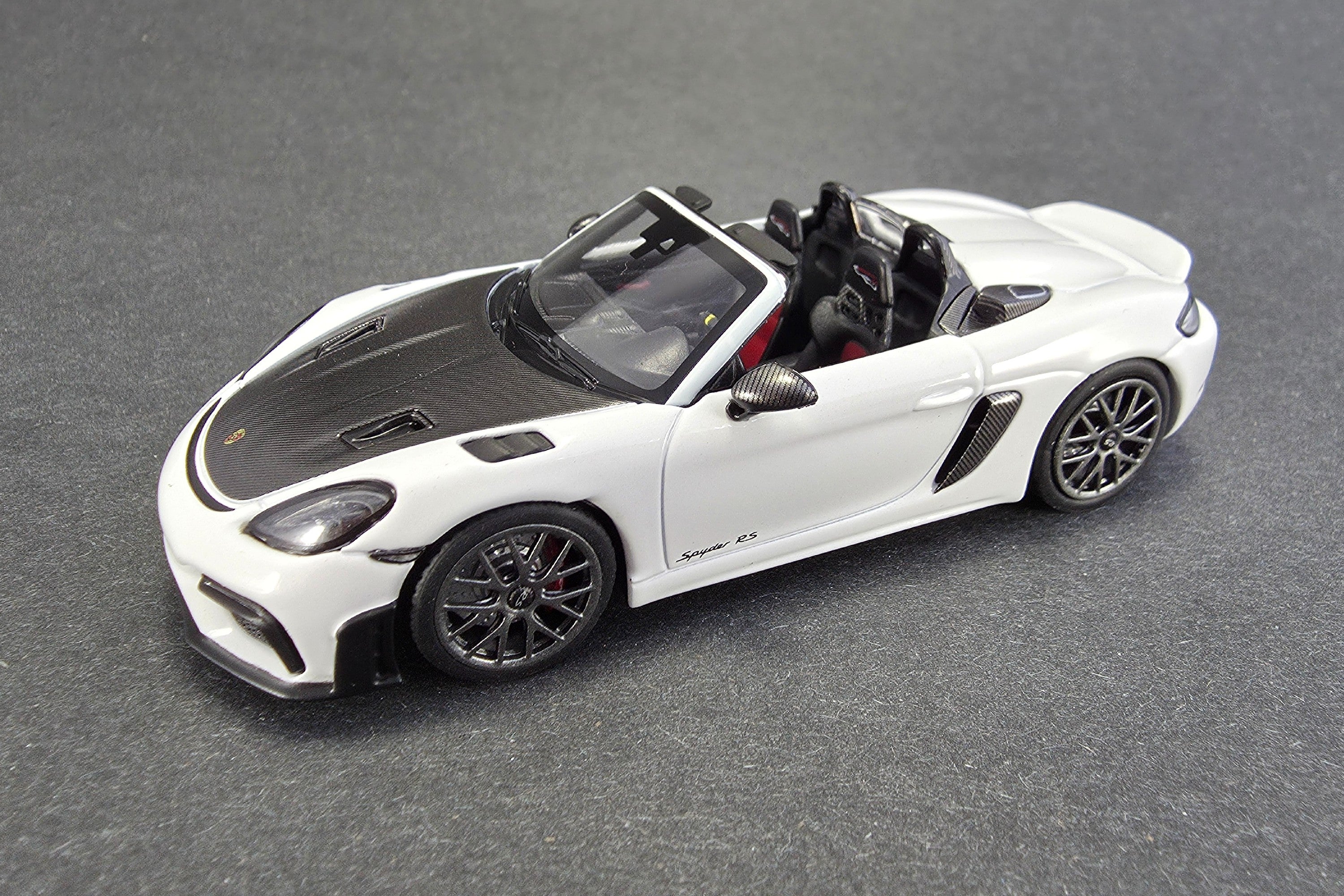 1:43 scale Porsche 718 Spyder RS by Minichamps | Front Quarter