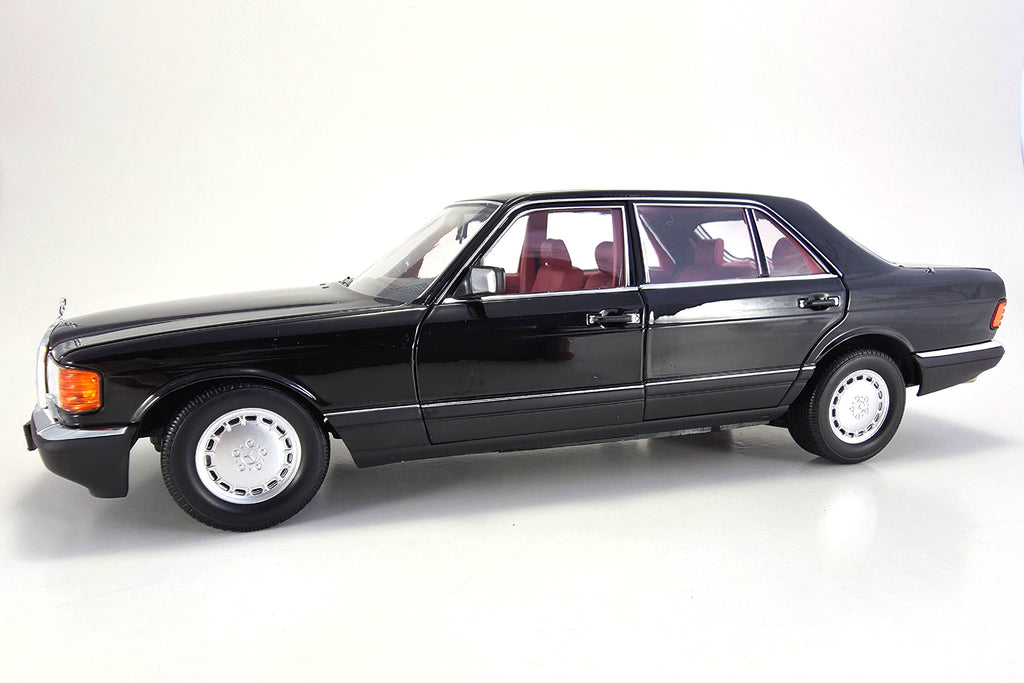 Mercedes-Benz 560SEL (W126) - 1:18 Scale Diecast Model Car by Norev