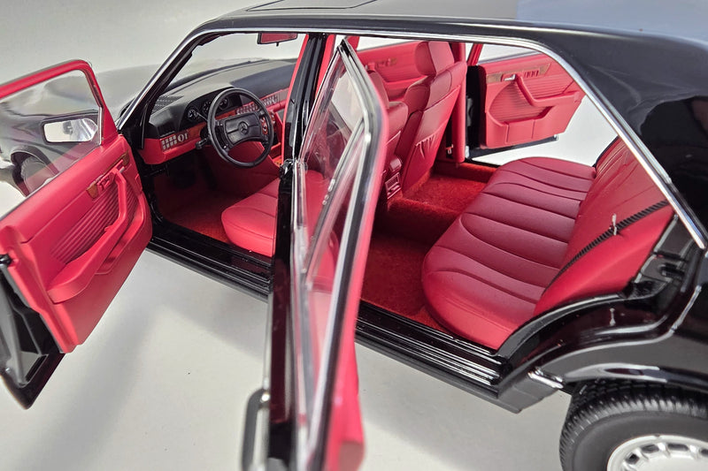 1:18 Scale Model Mercedes-Benz 560SEL (W126) by Norev | Left Interior