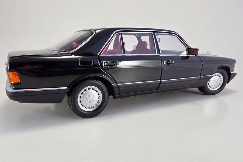 1:18 Scale Model Mercedes-Benz 560SEL (W126) by Norev | Rear Quarter