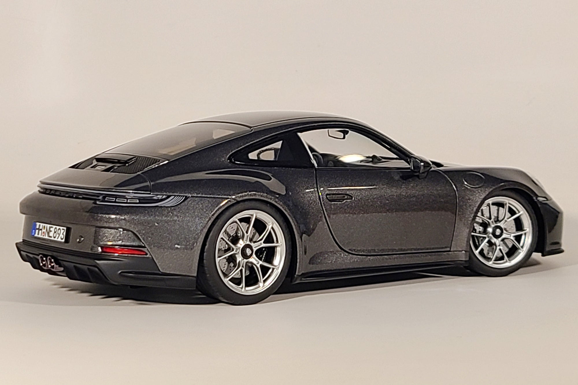 Porsche 911 992 GT3 Touring Package Gray Norev 1/18