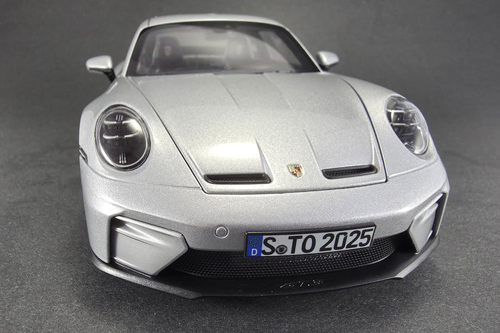 1:18 scale diecast Porsche 911 GT3 Touring (992) by Norev | Front Detail