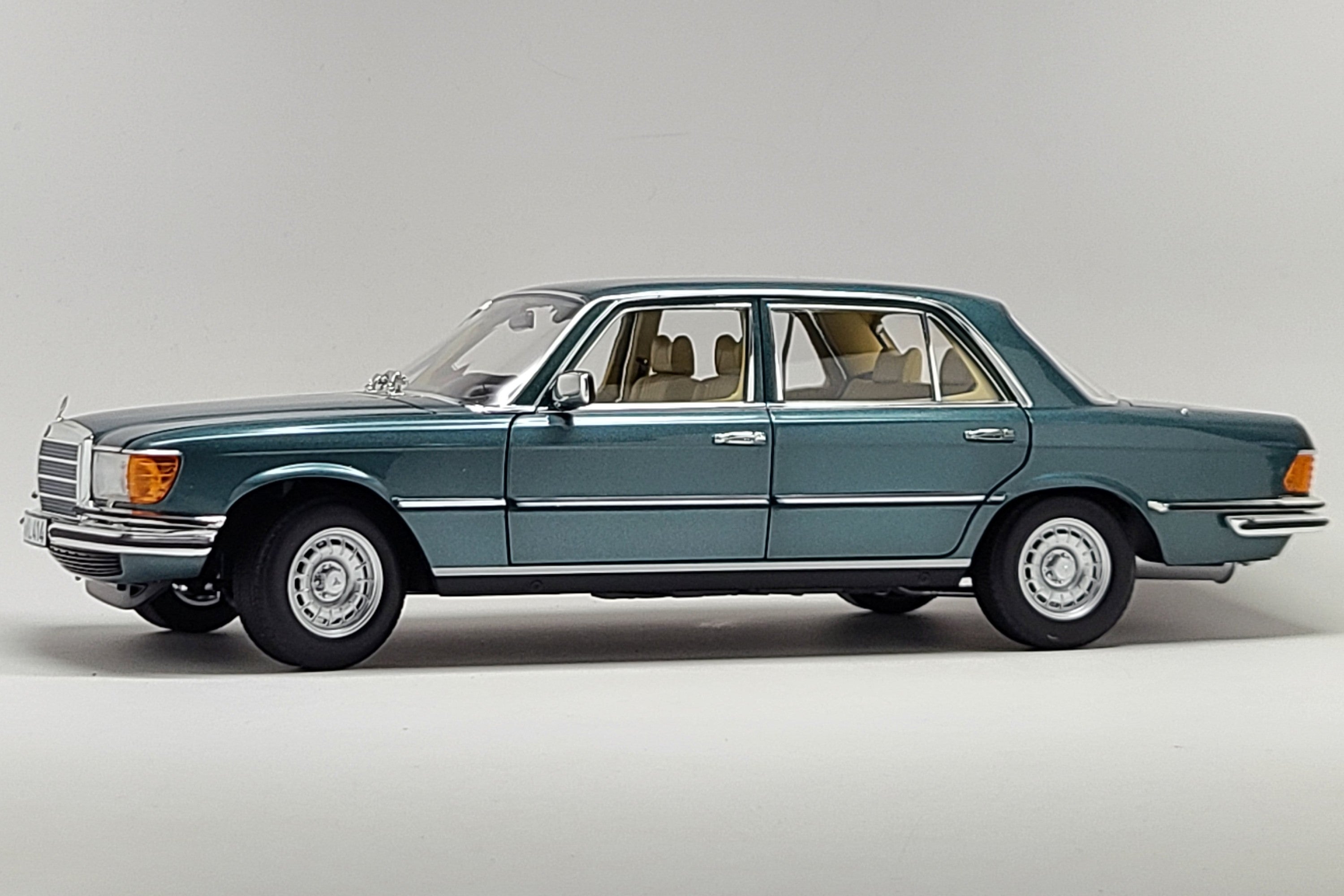 Mercedes-Benz 450SEL 6.9 | 1:18 Scale Diecast Model Car by Norev | Front Quarter