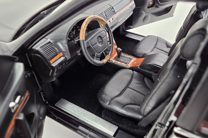 1:18 Scale Mercedes-Benz S600 (W140) by Norev | Interior Detail