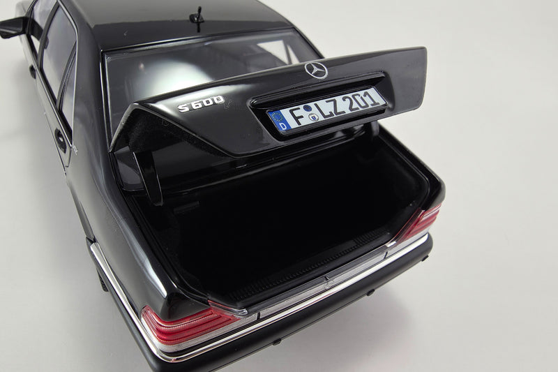 1:18 Scale Mercedes-Benz S600 (W140) by Norev | Trunk Detail