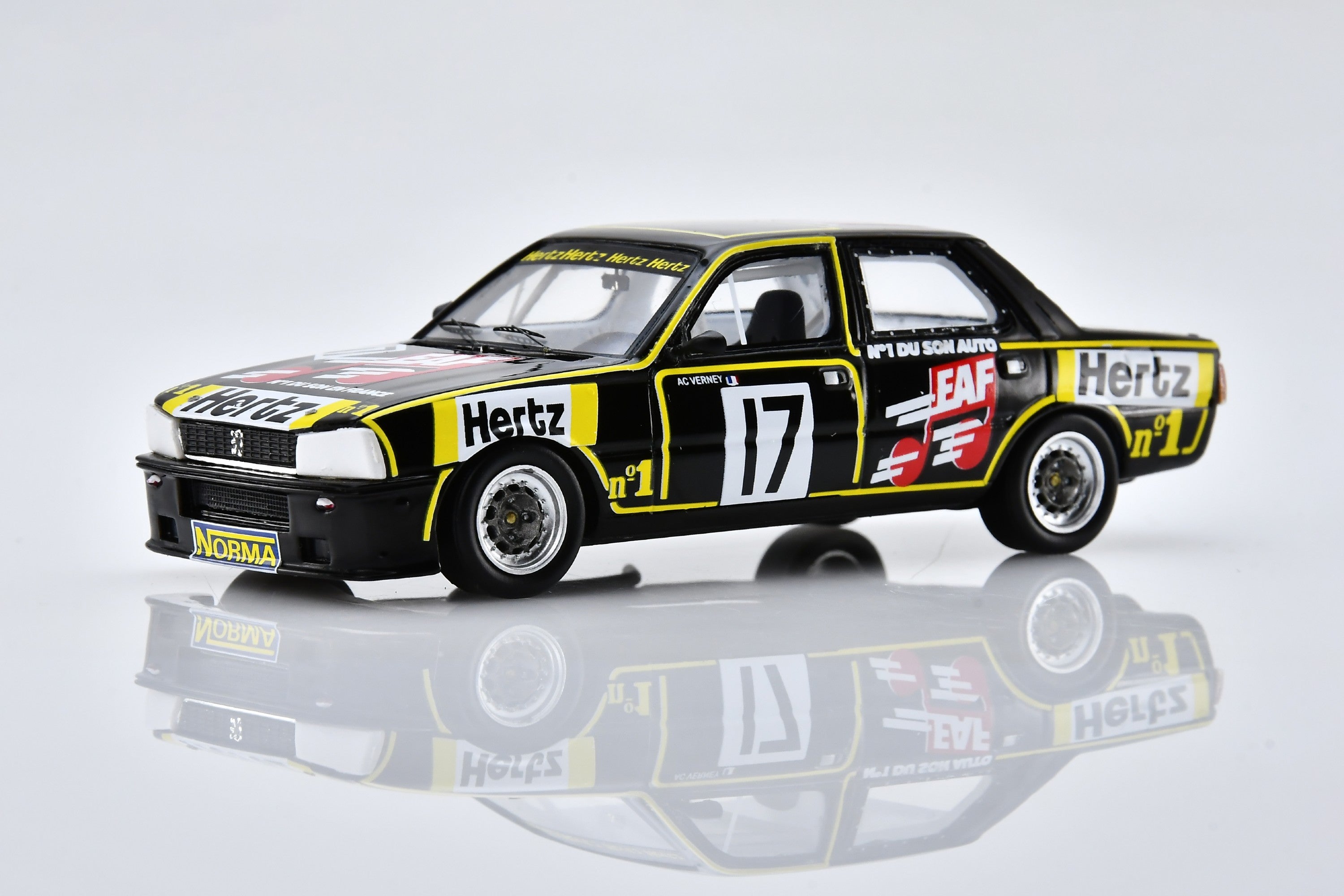 1:43 scale model Peugeot 505 (#17 Anny-Charlotte Verney) by Spark | Front Quarter View