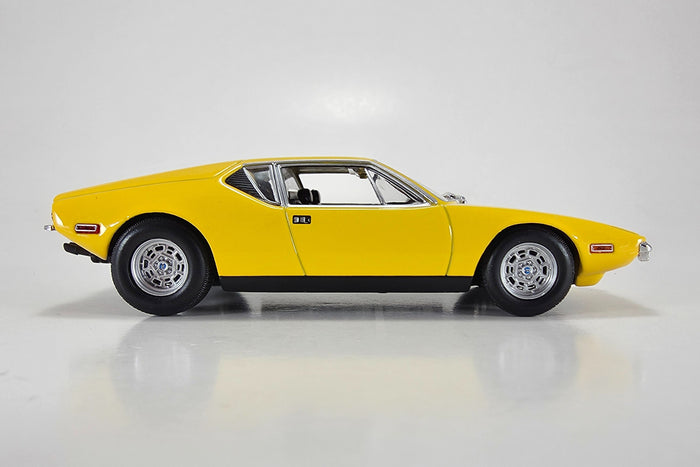1:43 Scale Model De Tomaso Pantera by Maxichamps | Side View