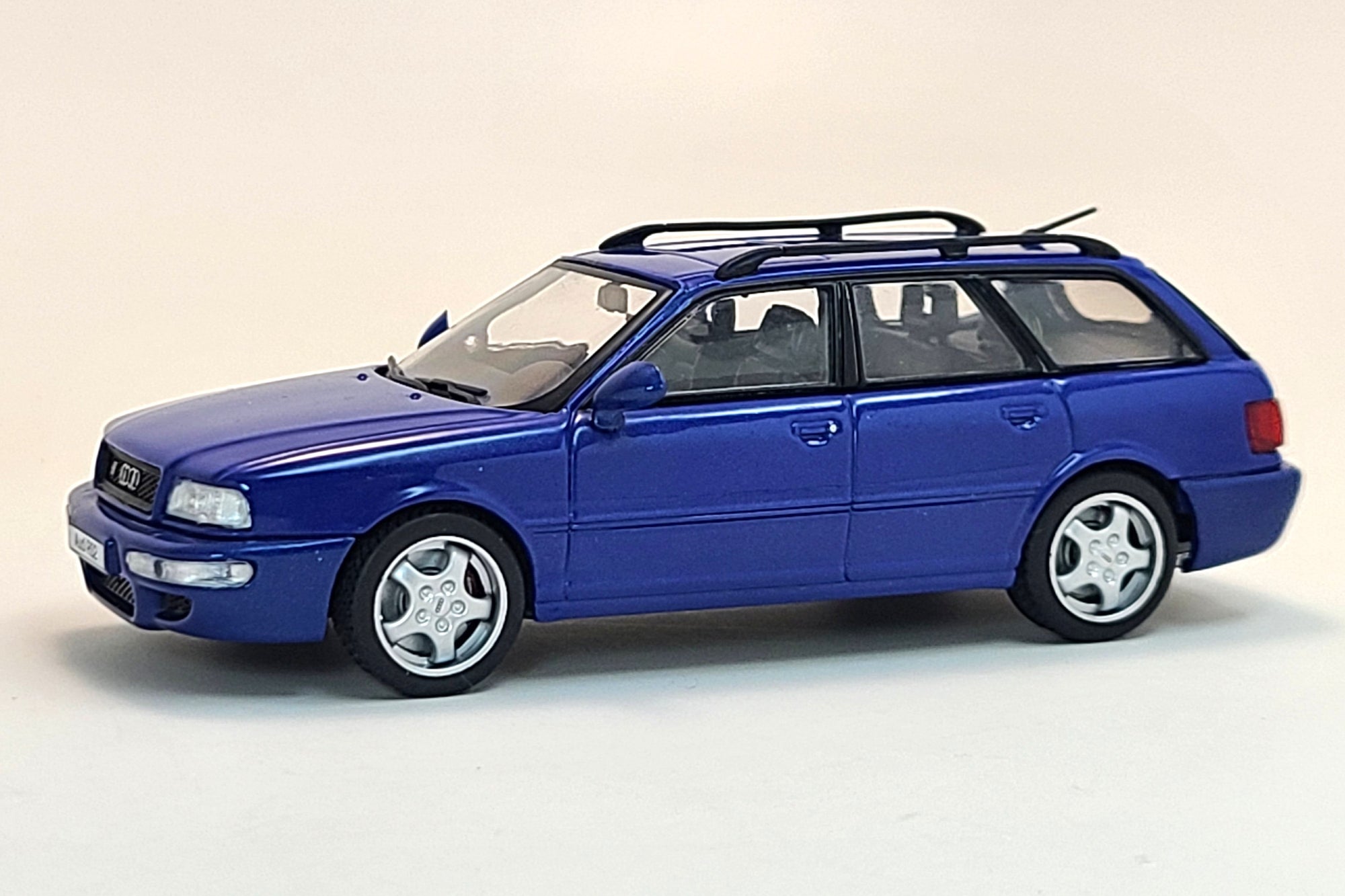 Audi RS2 Avant | 1:43 Scale Diecast Model Car | Solido – Model Citizen ...