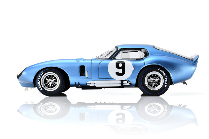 1:18 scale Shelby Cobra Daytona Coupe (1965 Le Mans #9) by Spark | Side View
