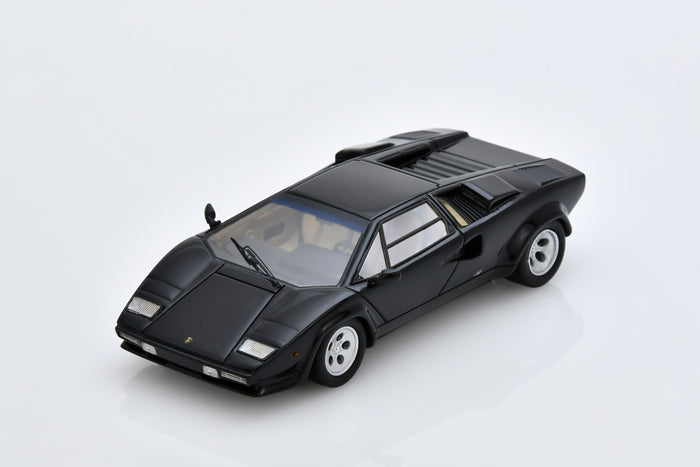 1:43 scale model Lamborghini Countach 5000S by Spark | Front Quarter View