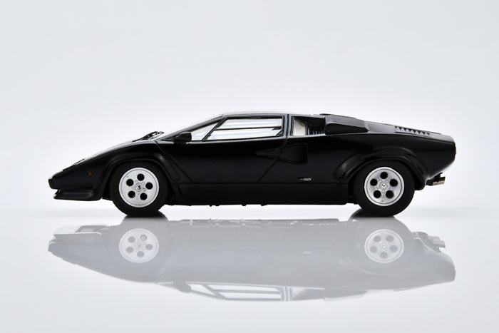 1:43 scale model Lamborghini Countach 5000S by Spark | Side View