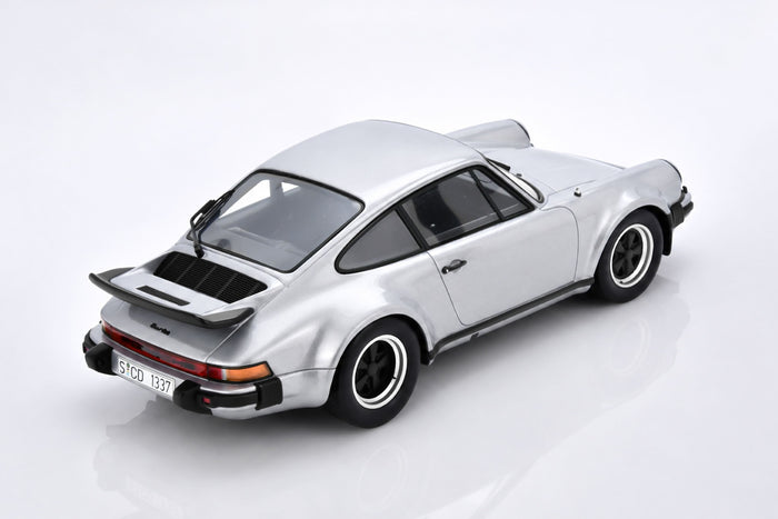 1:43 scale model Porsche 930 Turbo 3.0 (1975) by Spark | Rear Quarter View