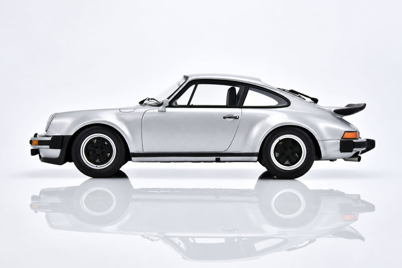 1:43 scale model Porsche 930 Turbo 3.0 (1975) by Spark | Side View