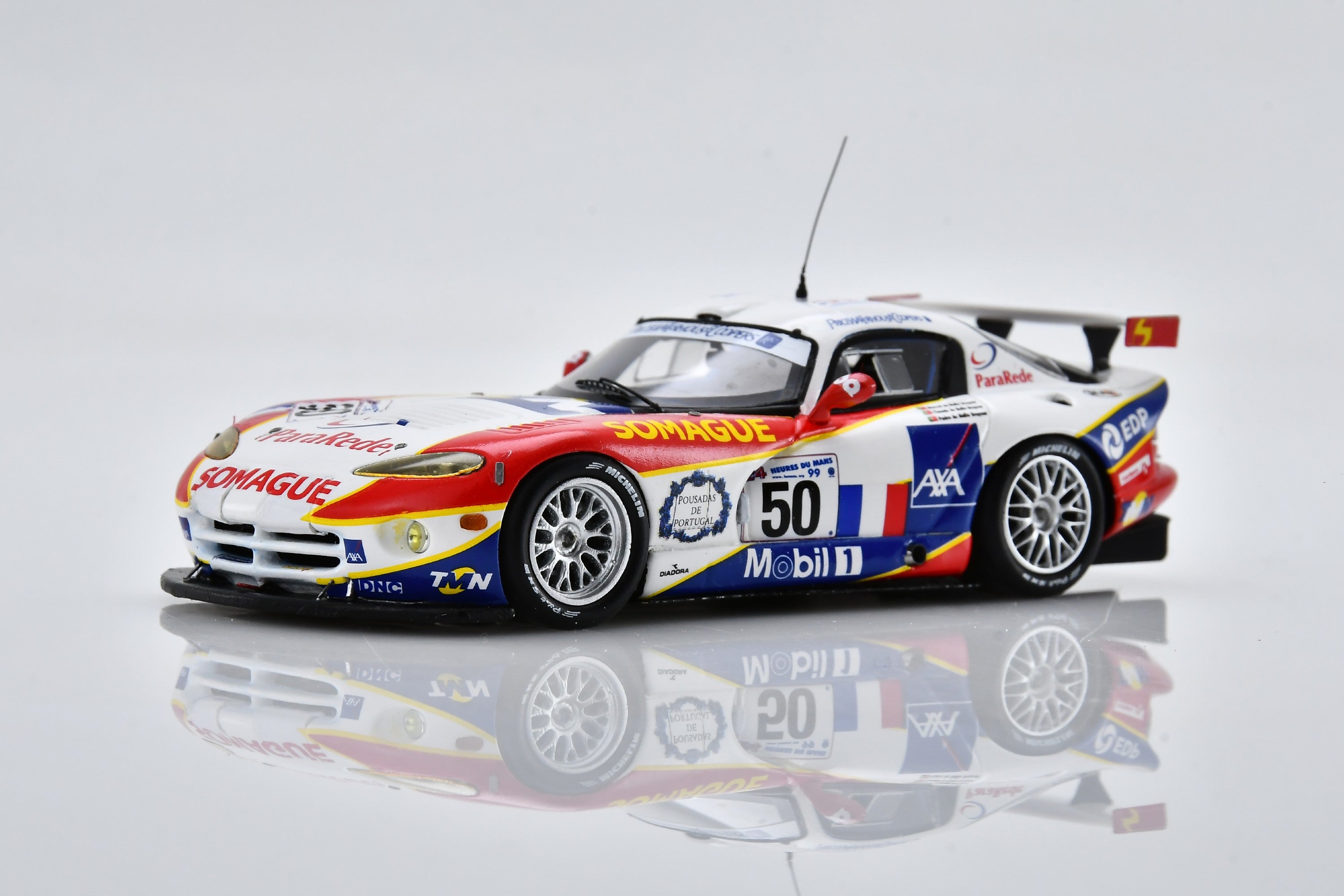 1:43 scale model Dodge (Chrysler) Viper GTS-R (#50, Le Mans 1999) by Spark | Front Quarter View