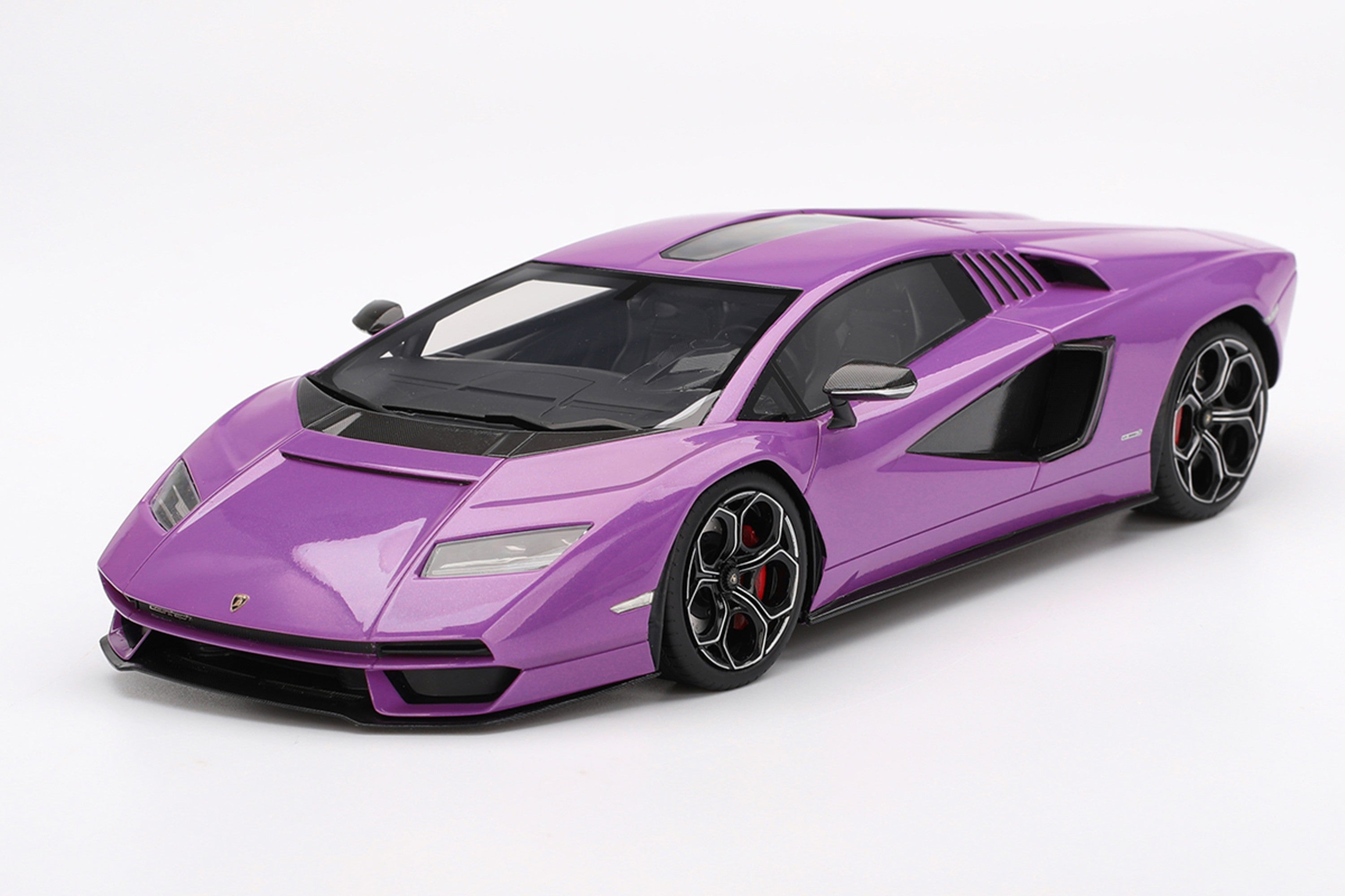 1:18 Scale Lamborghini Countach LPI 800-4 by TopSpeed | Front Quarter