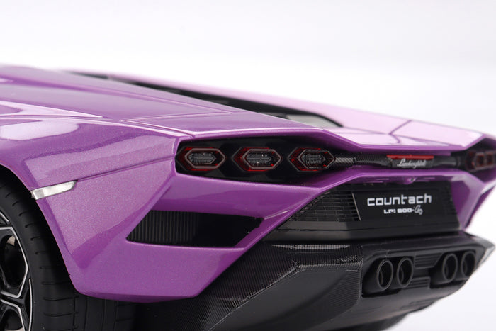 1:18 Scale Lamborghini Countach LPI 800-4 by TopSpeed | Rear Detail