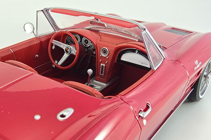 Chevrolet Corvette Stingray Roadster (1963) | 1:18 Scale Diecast Model Car by Norev | Interior Detail