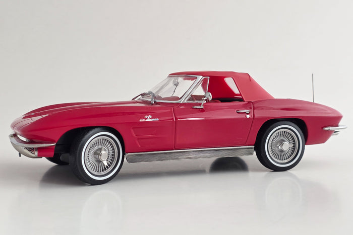 Chevrolet Corvette Stingray Roadster (1963) | 1:18 Scale Diecast Model Car by Norev | Soft Top Attached