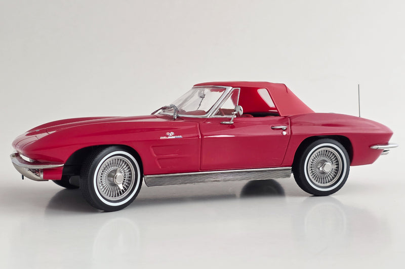 Chevrolet Corvette Stingray Roadster (1963) | 1:18 Scale Diecast Model Car by Norev | Soft Top Attached