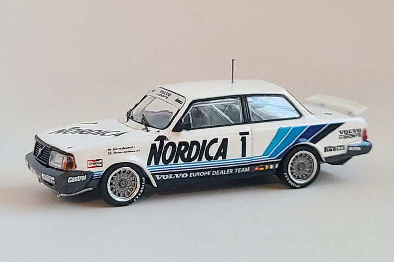 Volvo 240 Turbo (1986 ETCC Zolder Winner) | 1:64 Scale Premium Diecast Model Car by Tarmac Works | Front Quarter