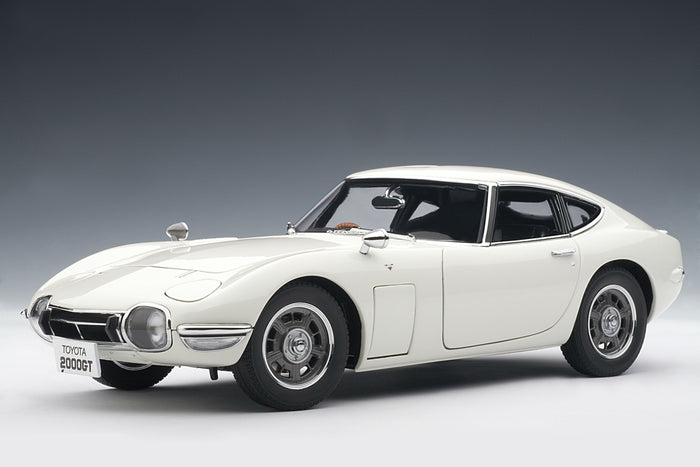 Toyota 2000GT | 1:18 Scale Model Car by AUTOart | Front Quarter