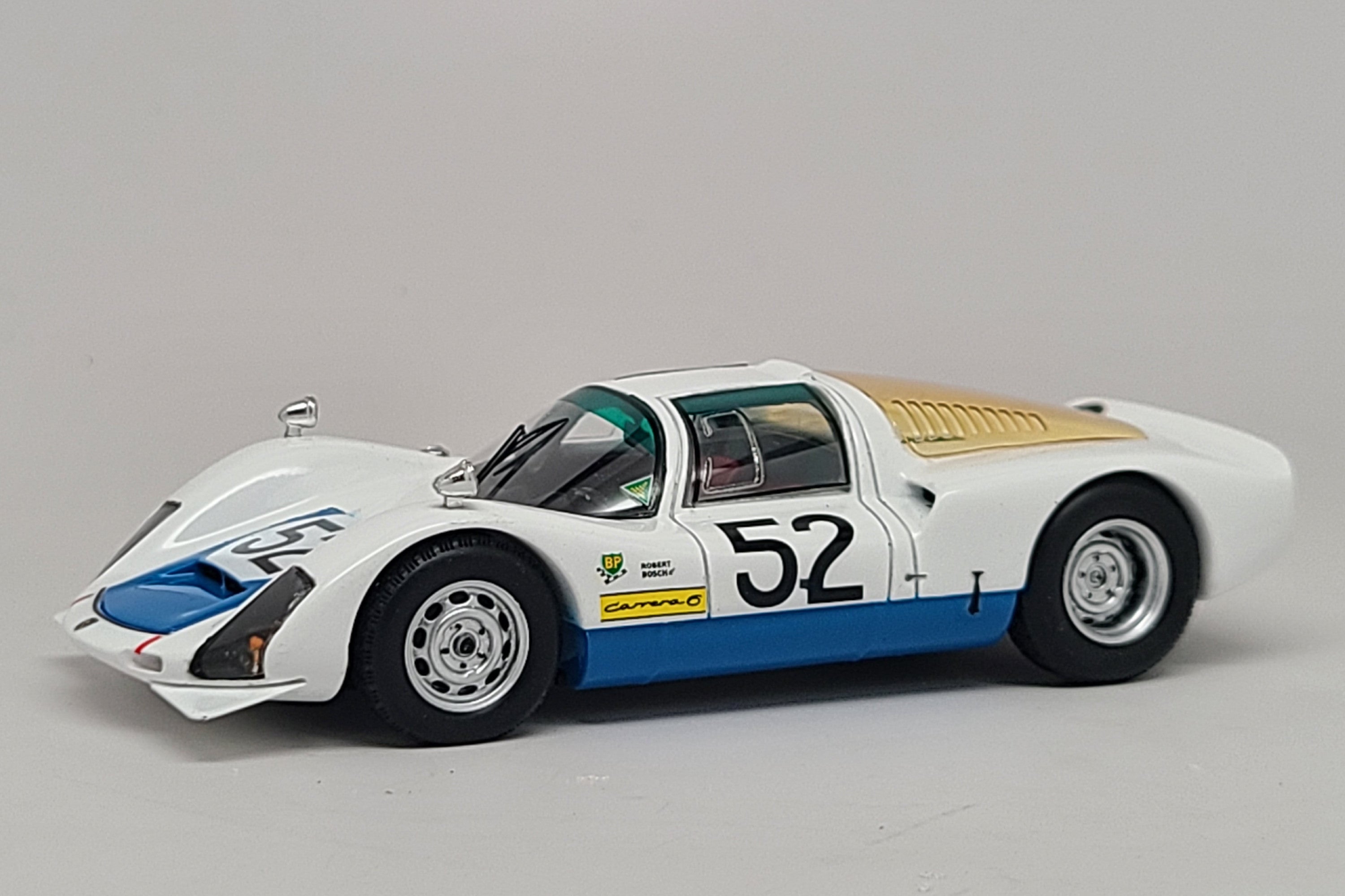 Porsche 906 (4th Place, 1966 Sebring) | 1:43 Scale Model Car by Spark | Front Quarter