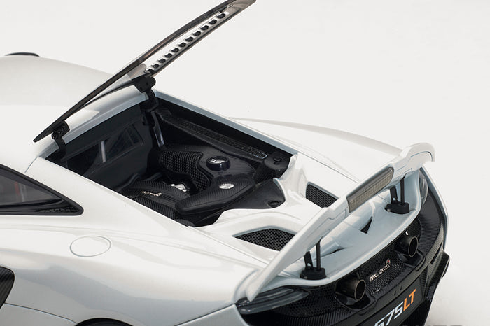 McLaren 675LT | 1:18 Scale Model Car by AUTOart | Engine Detail