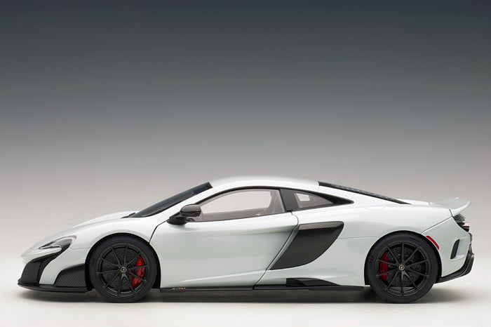 McLaren 675LT | 1:18 Scale Model Car by AUTOart | Profile View