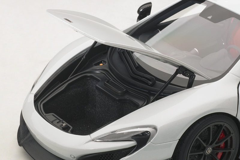McLaren 675LT | 1:18 Scale Model Car by AUTOart | Luggage Compartment