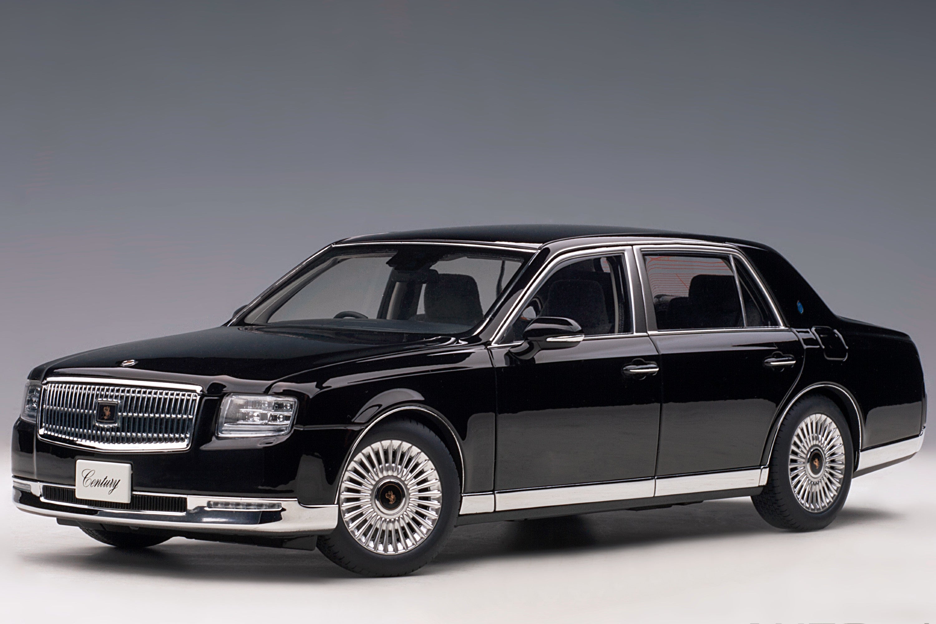 Toyota Century (2018) | 1:18-Scale Model Car by AUTOart | Front Quarter