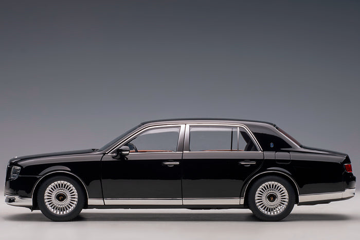 Toyota Century (2018) | 1:18-Scale Model Car by AUTOart | Profile