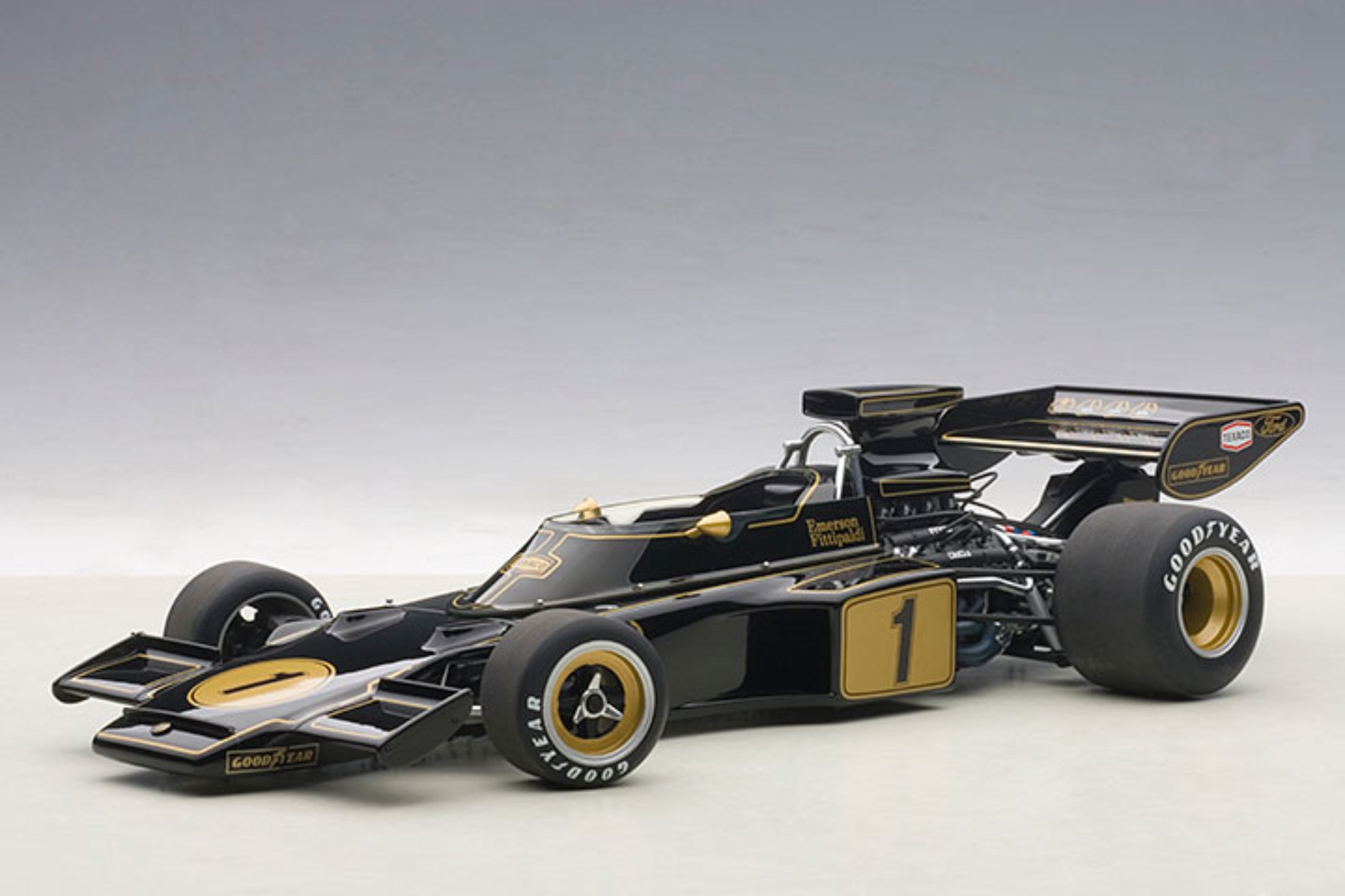 Lotus 72E (1973) | 1:18 Scale Model Car by AUTOart | Front Quarter