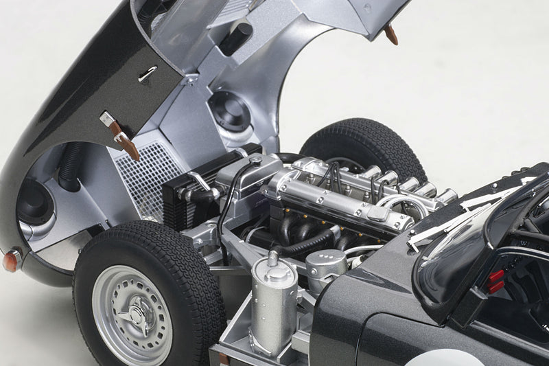 Jaguar E-Type Lightweight | 1:18 Scale Model Car by AUTOart | Engine Detail
