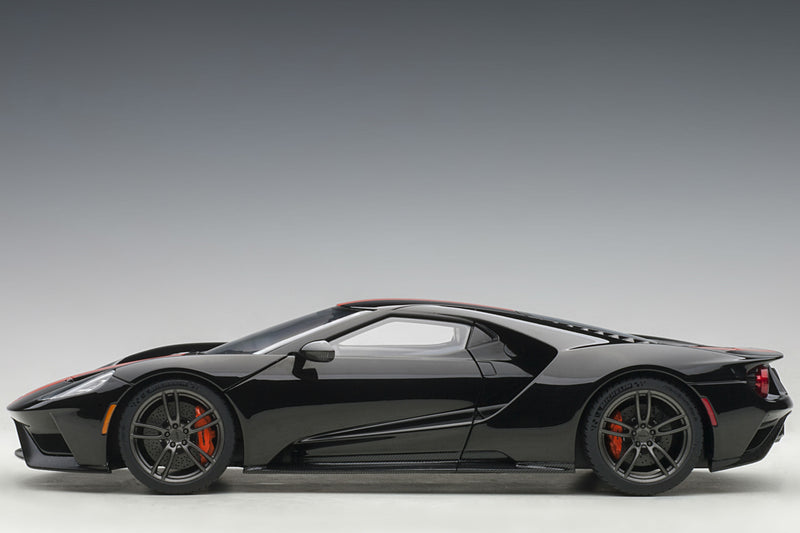 Ford GT (2017) | 1:18 Scale Model Car by AUTOart | Profile