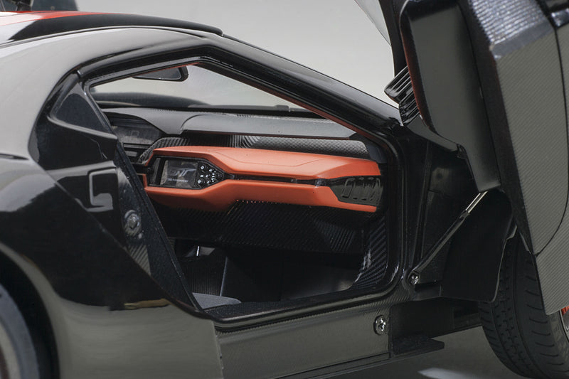 Ford GT (2017) | 1:18 Scale Model Car by AUTOart | Right Interior