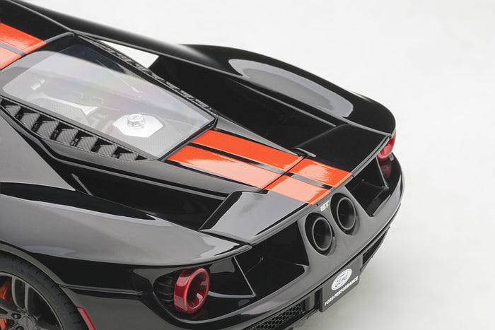 Ford GT (2017) | 1:18 Scale Model Car by AUTOart | Wing Down