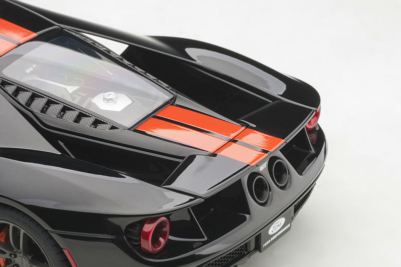 Ford GT (2017) | 1:18 Scale Model Car by AUTOart | Wing Down