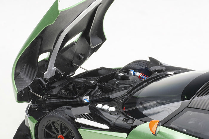 Aston Martin Vulcan | 1:18 Scale Model Car by AUTOart | Engine