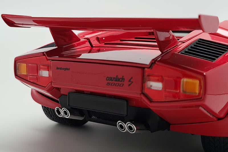 Lamborghini Countach 5000S | 1:18 Scale Diecast Model Car by Kyosho | Rear Panel