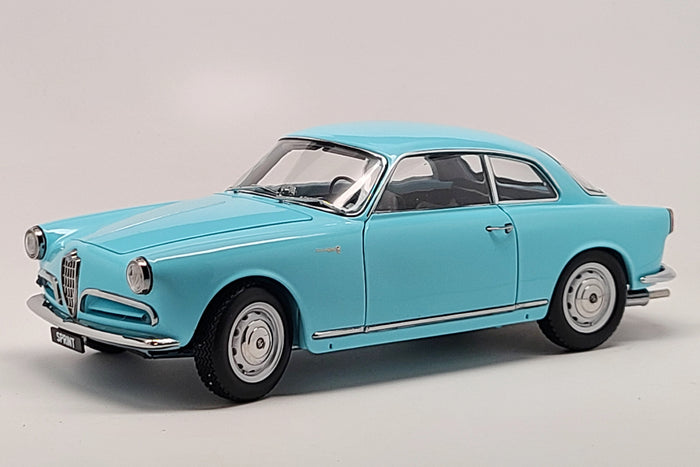 Alfa Romeo Giulietta Sprint (1956) | 1:18-Scale Diecast Model Car by Kyosho | Front Quarter