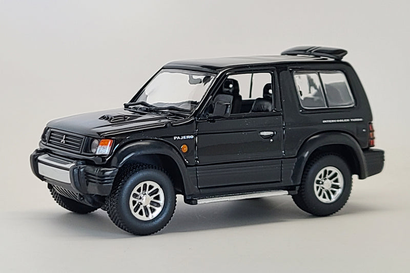 Mitsubishi Pajero SWB | 1:43 Scale Diecast Model Car by Maxichamps | Black Variant