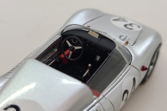Porsche 718 RS60 (1960 Le Mans) | 1:43 Scale Model Car by Spark | Cockpit Detail